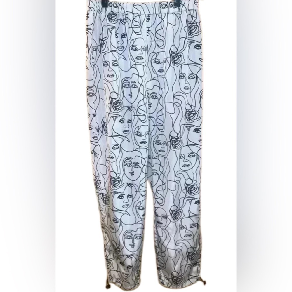 Women’s White &‎ Black Abstract Joggers with Abstract Faces Print Size Small